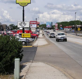 940.13 Driveway Spacing.jpg