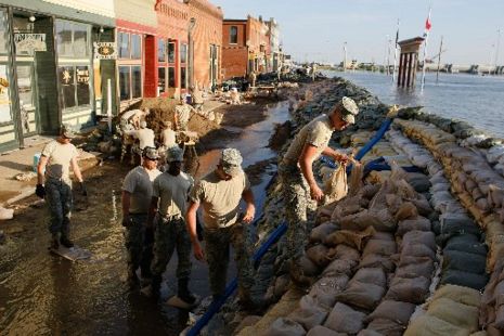 748.9 Clarksville Sandbagging.jpg